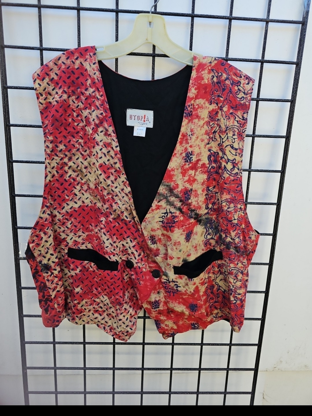 Utopia Red Patterned V-Neck Men's Sweater Vest